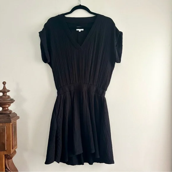 Lou & Grey‎ • Triple Cloth V-Neck Pocket Dress - Picture 2 of 9